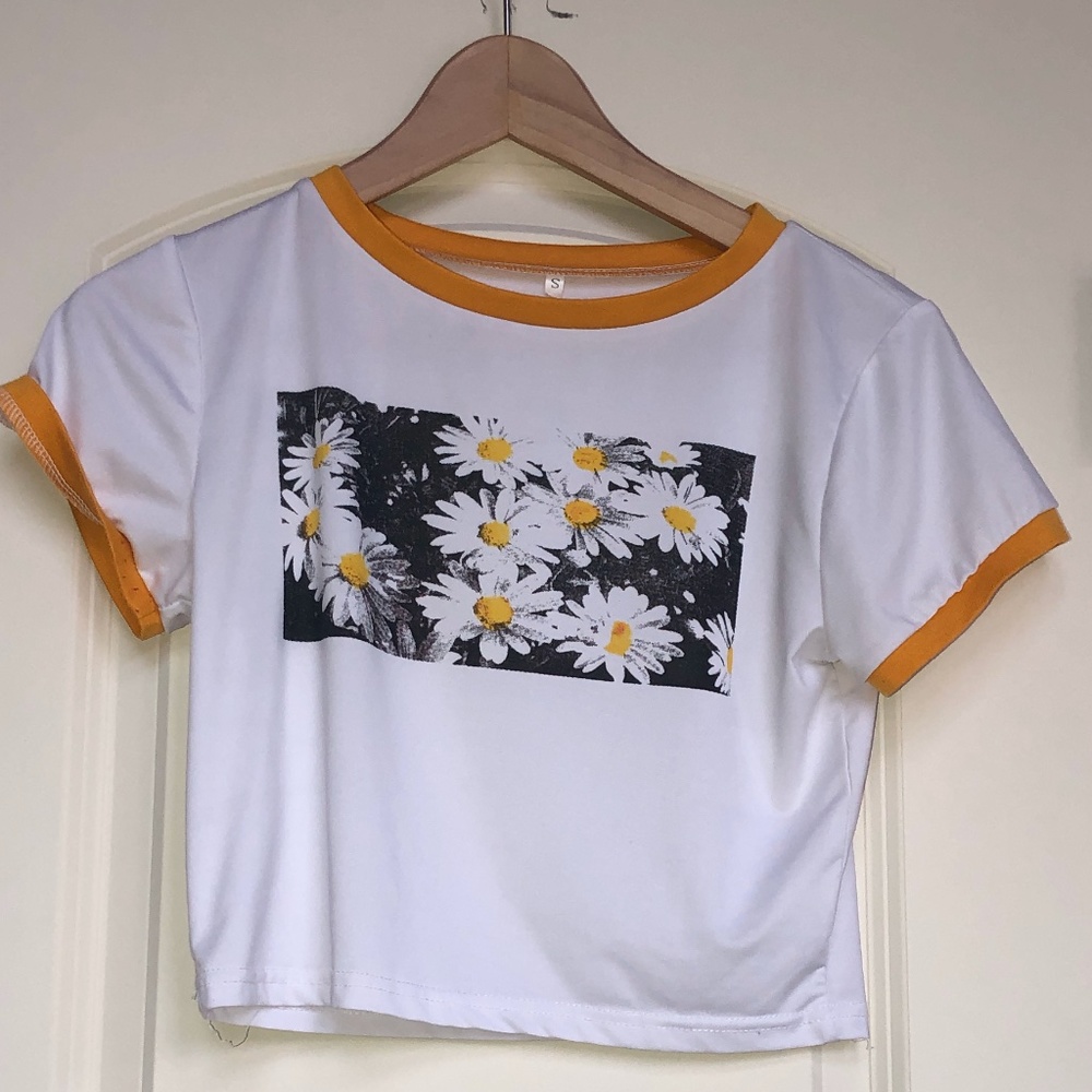 CUTE trendy sunflower crop top - never worn